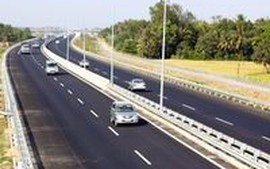 Xây dựng hạ tầng truyền dẫn cáp quang trên các tuyến cao tốc